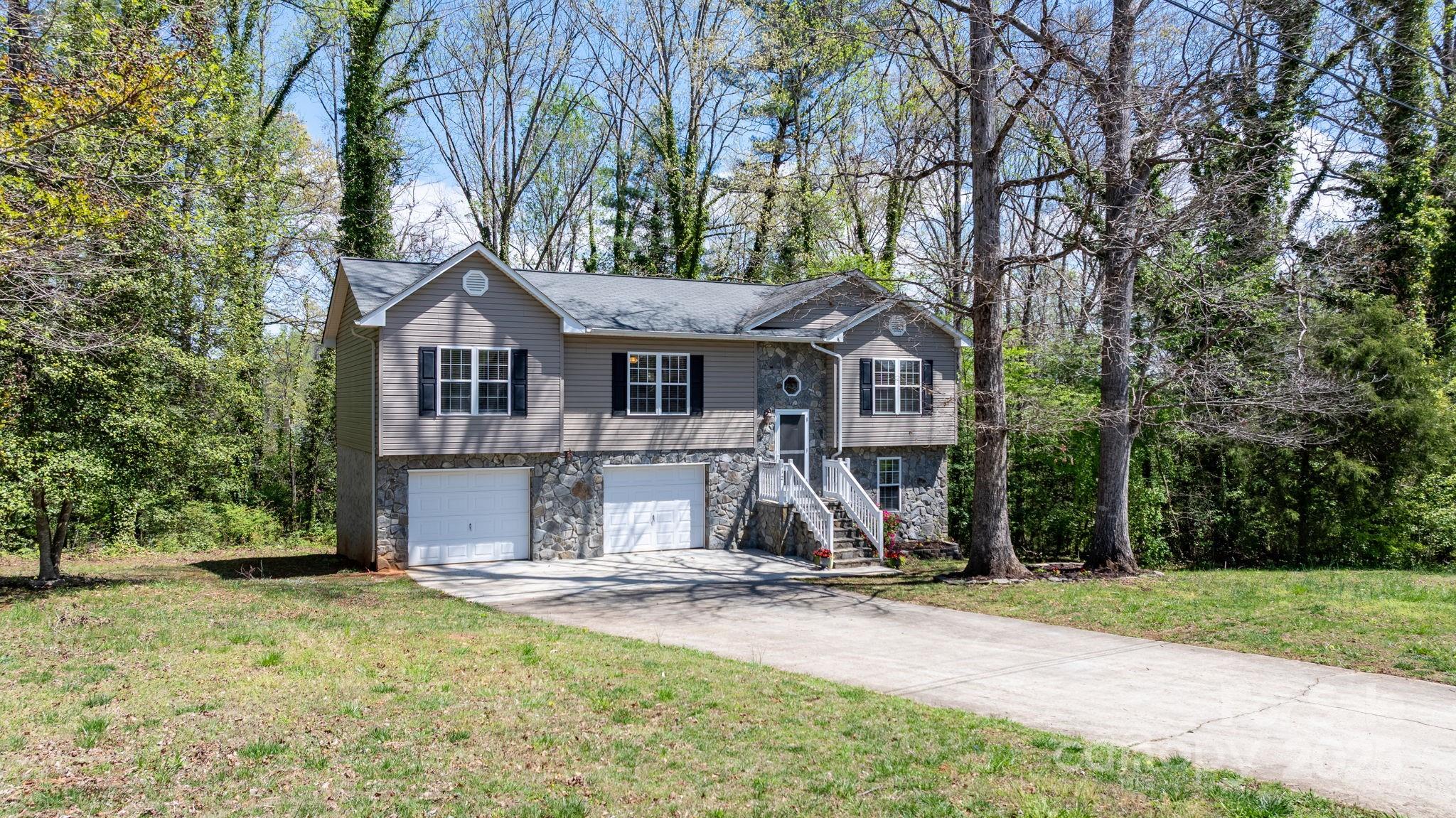112 N Council Oaks Street