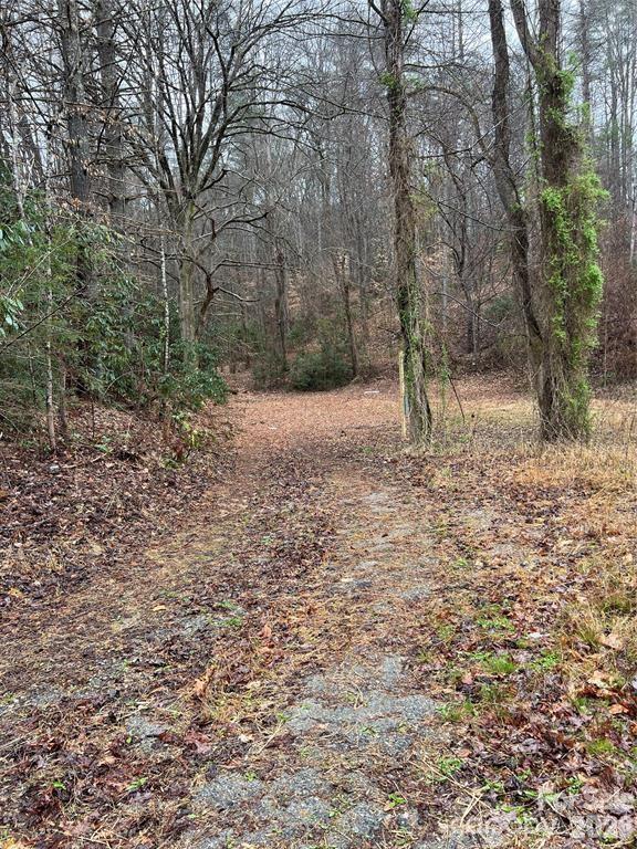 5924 Adako Road, Lenoir