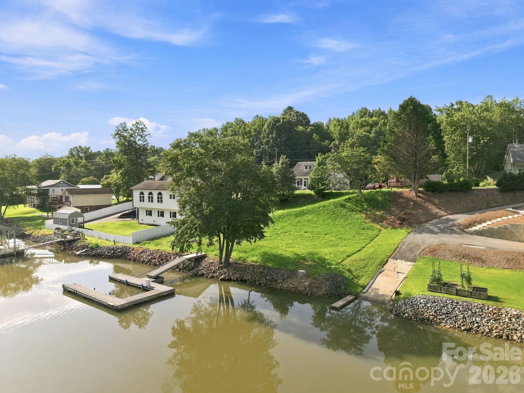 207 Catawba Avenue, Hickory