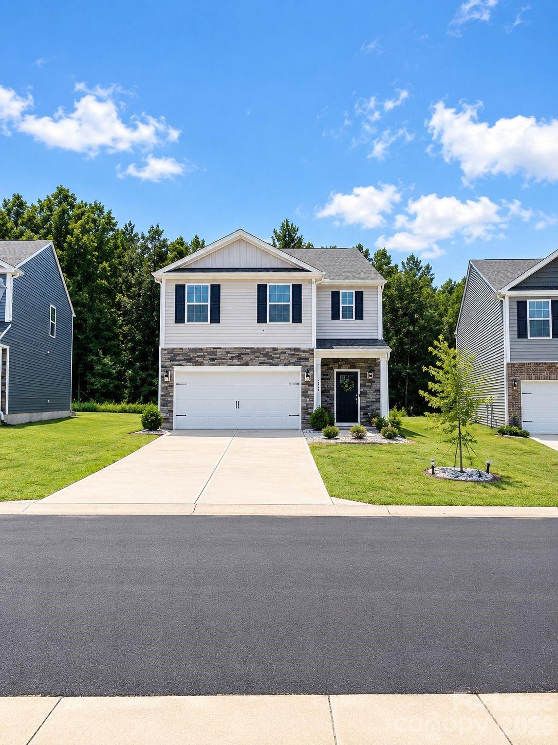 1330 37th Avenue Lane, Hickory