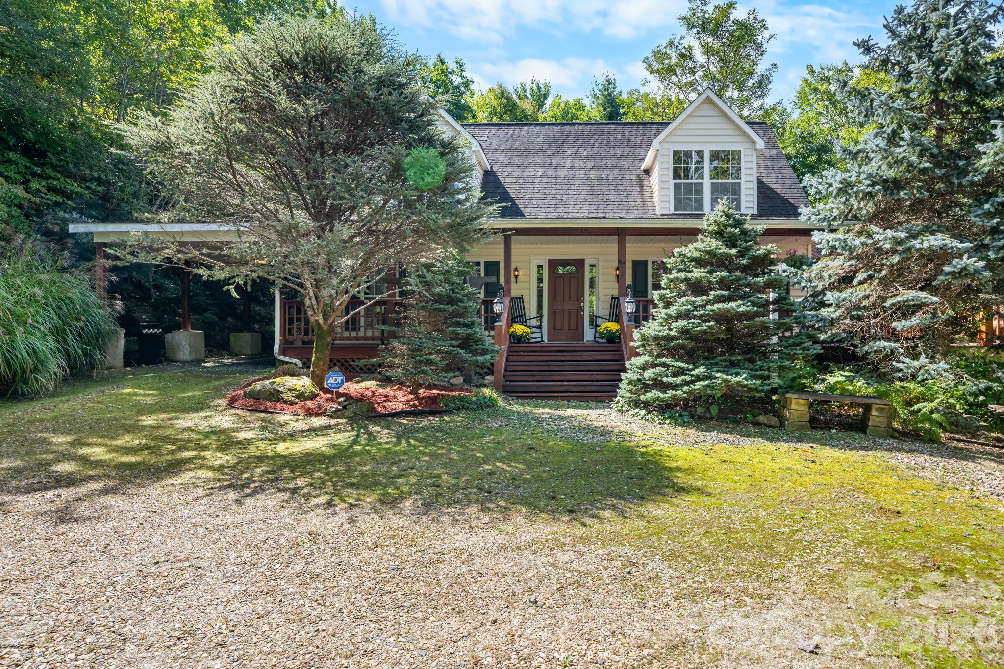 1056 Old Hampton Road, Boone