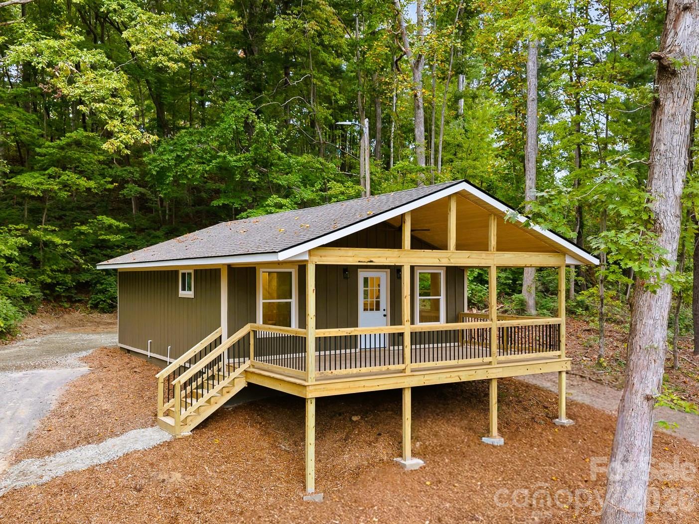 202 Lyndhurst Drive, Hendersonville