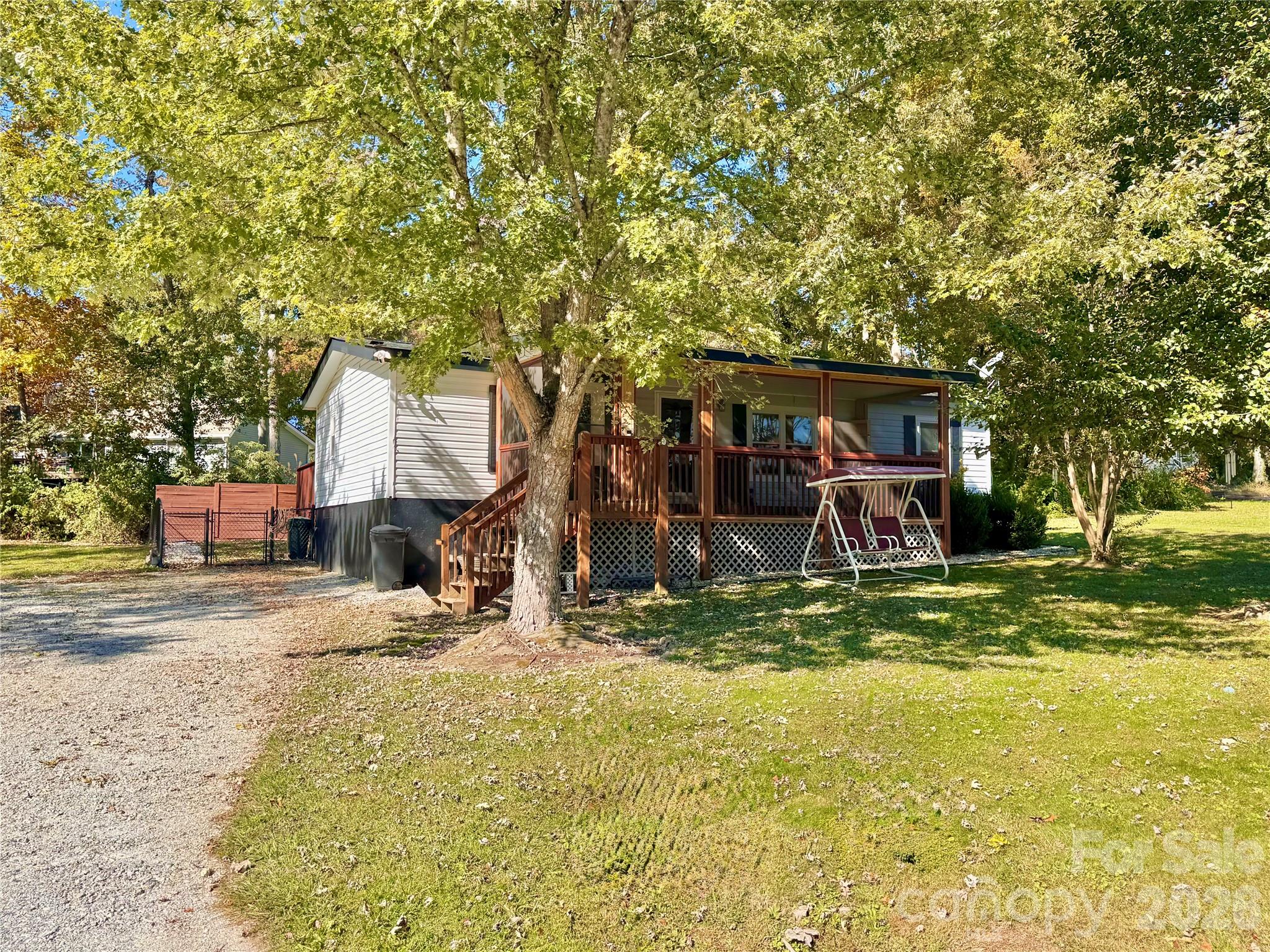 78 Katie Drive, Hendersonville